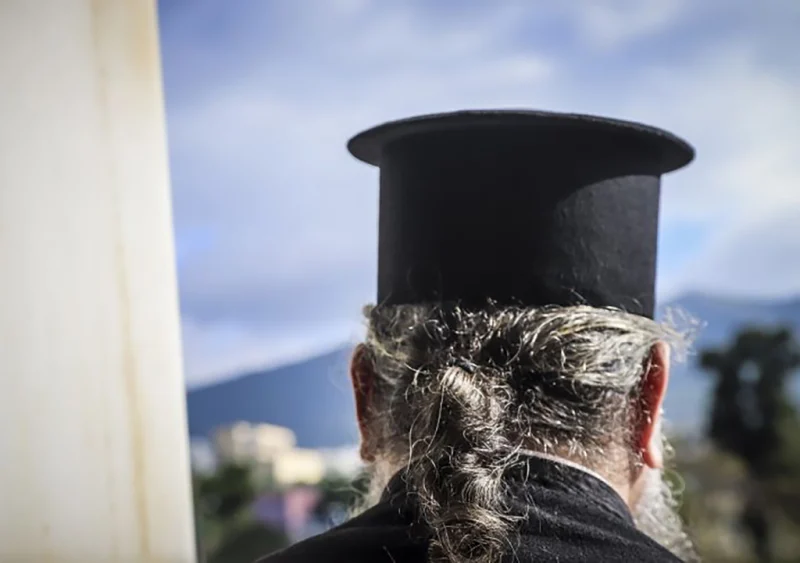 Καταδίκη ιερέα για απόπειρα πώλησης κουταβιών