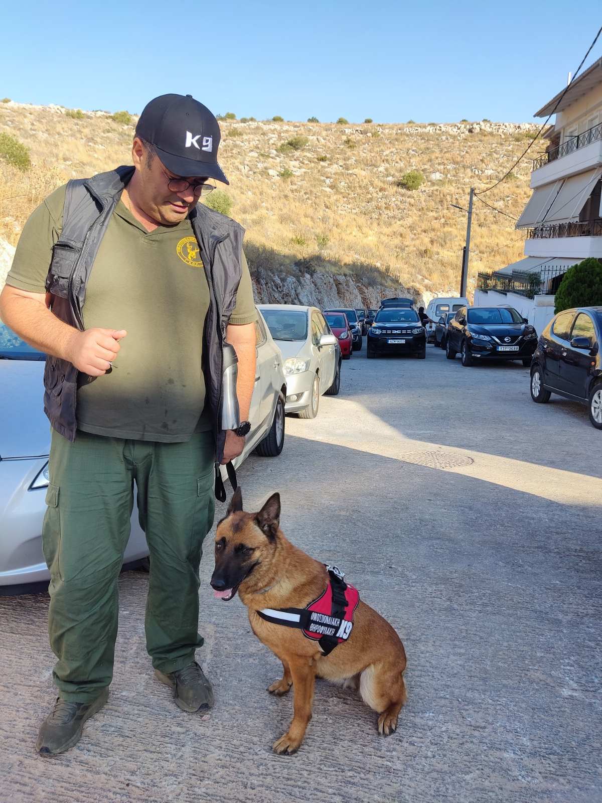 Φόλες : Οι εκπαιδευμένοι σκύλοι της Γ' ΚΟΠ στο Σχιστό