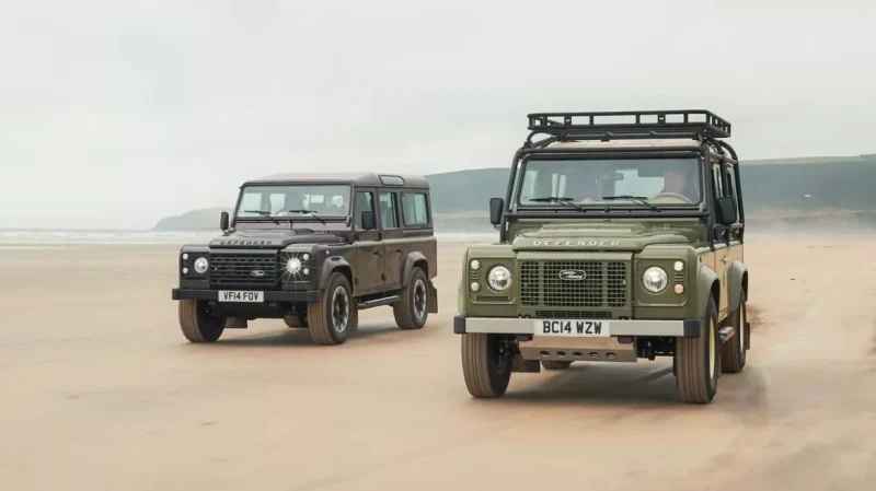 Το κλασσικό Land Rover Defender ξαναζεί