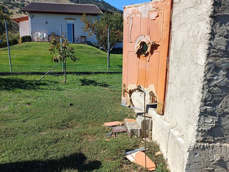 Φλώρινα: Αρκούδα μπήκε σε αυλή σπιτιού για το κοτέτσι