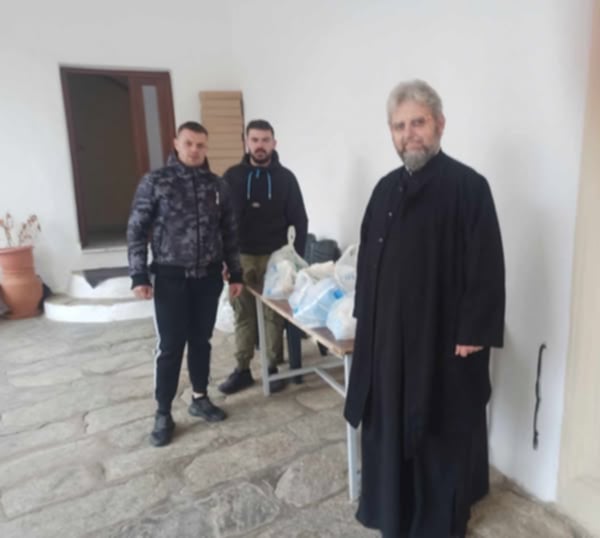 Κ.Σ. Δεσκάτης : Προσφορά τροφίμων σε άπορες οικογένειες