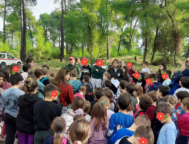 Η Θηροφυλακή της ΚΟΜΑΘ σε δενδροφύτευση με το 1o Δημοτικό Σχολείο και το Δασαρχείο Κασσάνδρας
