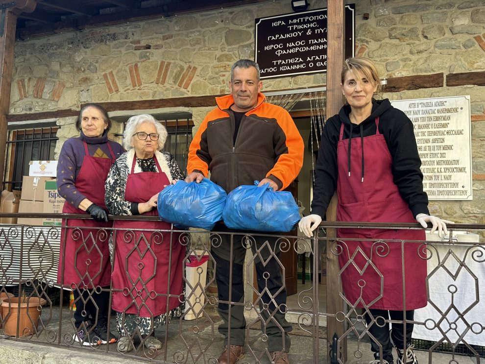 Κυνηγοί δώρισαν 120 μερίδες αγριογούρουνο στο συσσίτιο της Μητροπόλεως Τρίκκης