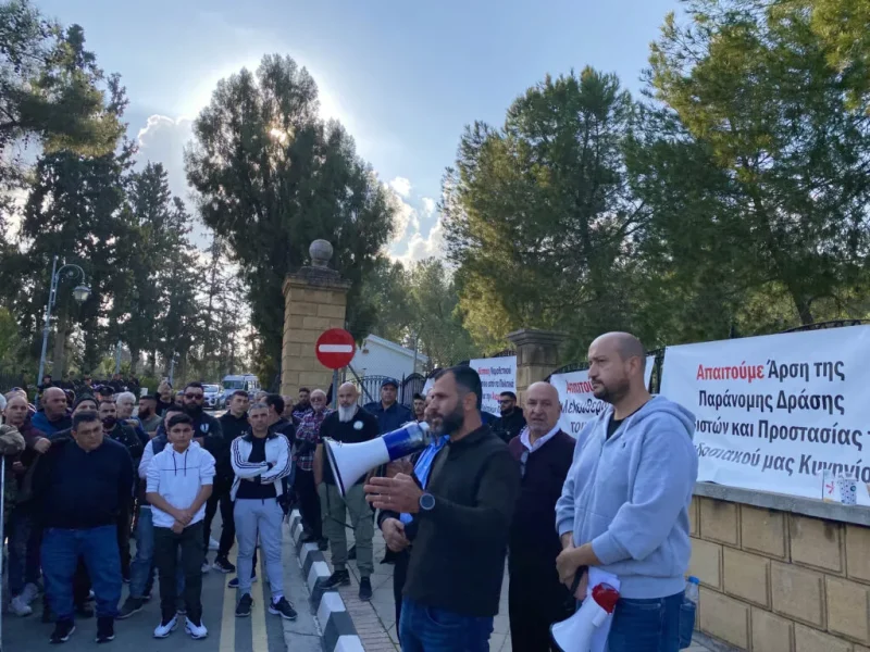 ΚΥΠΡΟΣ : Έξω από Προεδρικό με αιτήματα κυνηγοί και ψαράδες – Προειδοποιούν με κλείσιμο δρόμων