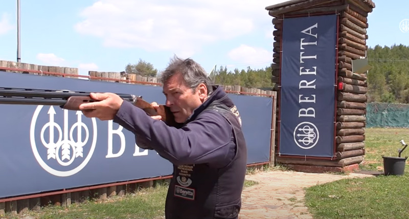 Αριστερή επώμιση με δεξί κοντάκι