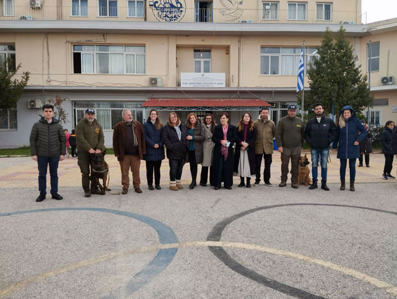 Η θηροφυλακή της Γ'ΚΟΠ σε σχολείο στο Άργος