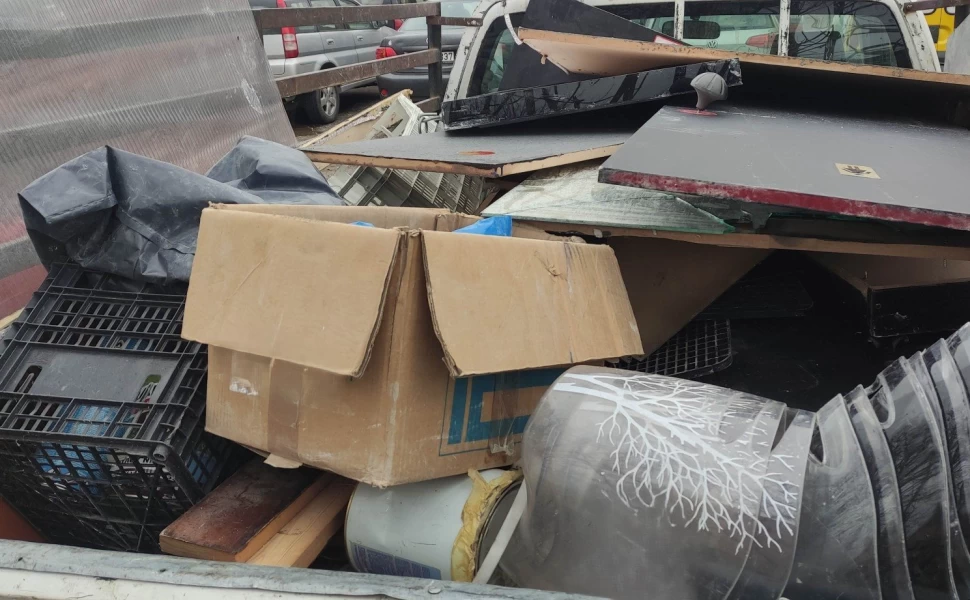 Θεσσαλονίκη: Οδηγός φορτηγού πετούσε ανεξέλεγκτα στερεά απόβλητα σε περιοχή NATURA