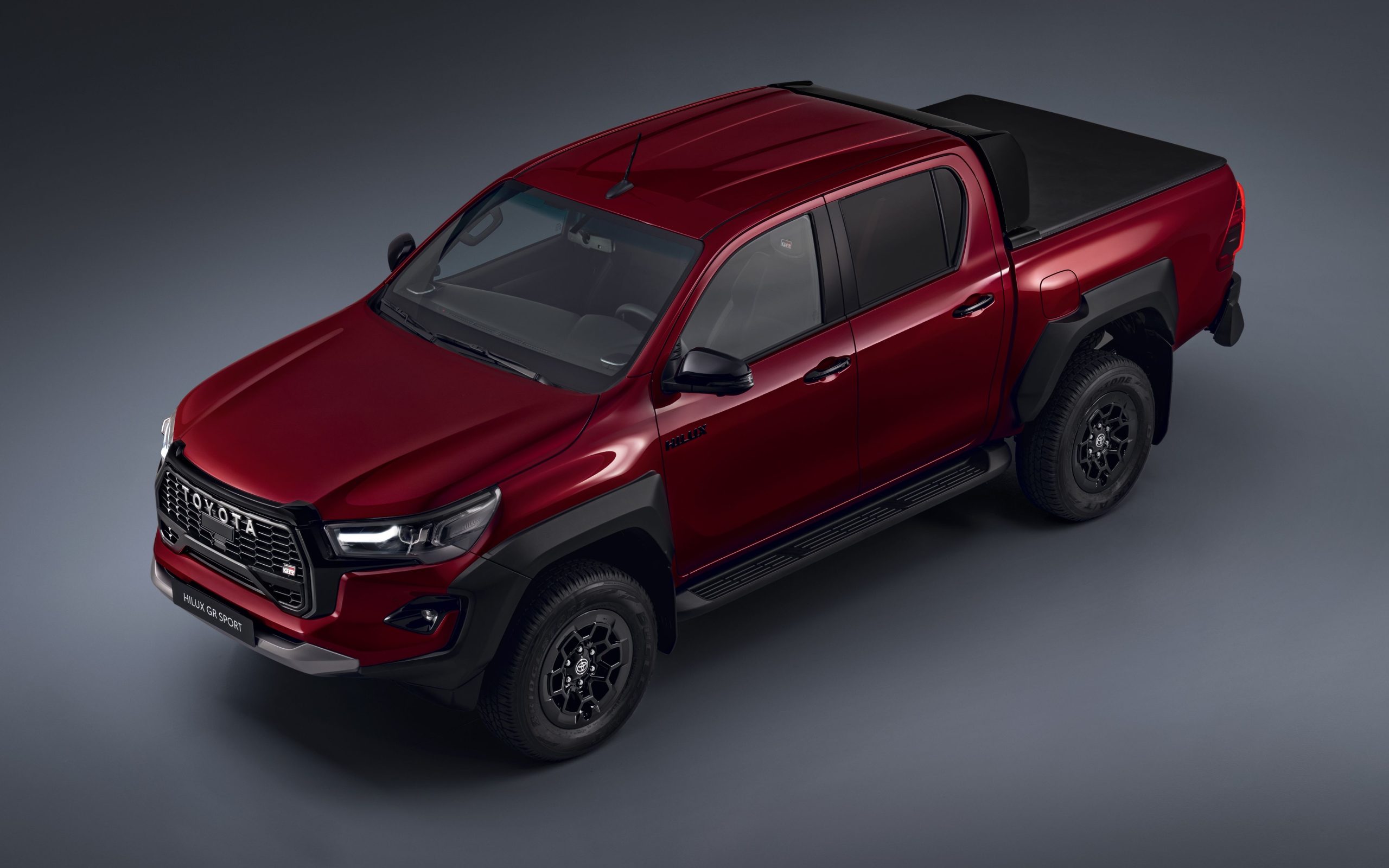 Έρχεται το νέο Toyota Hilux - Θα αποκτήσει αντίστοιχη έκδοση του Ford Ranger Raptor;