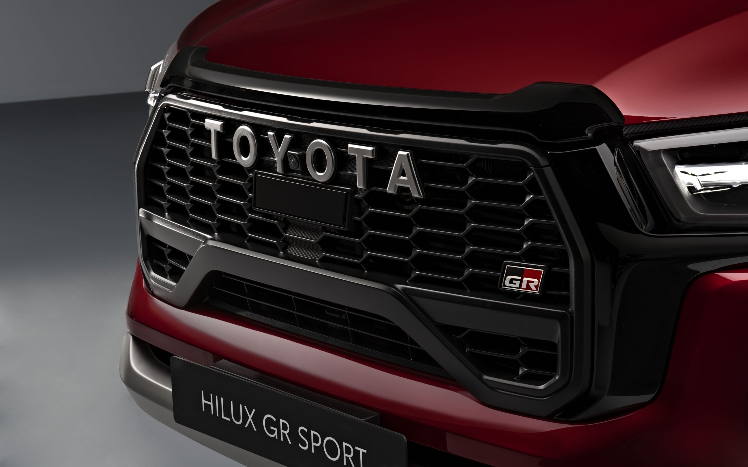 Έρχεται το νέο Toyota Hilux - Θα αποκτήσει αντίστοιχη έκδοση του Ford Ranger Raptor;