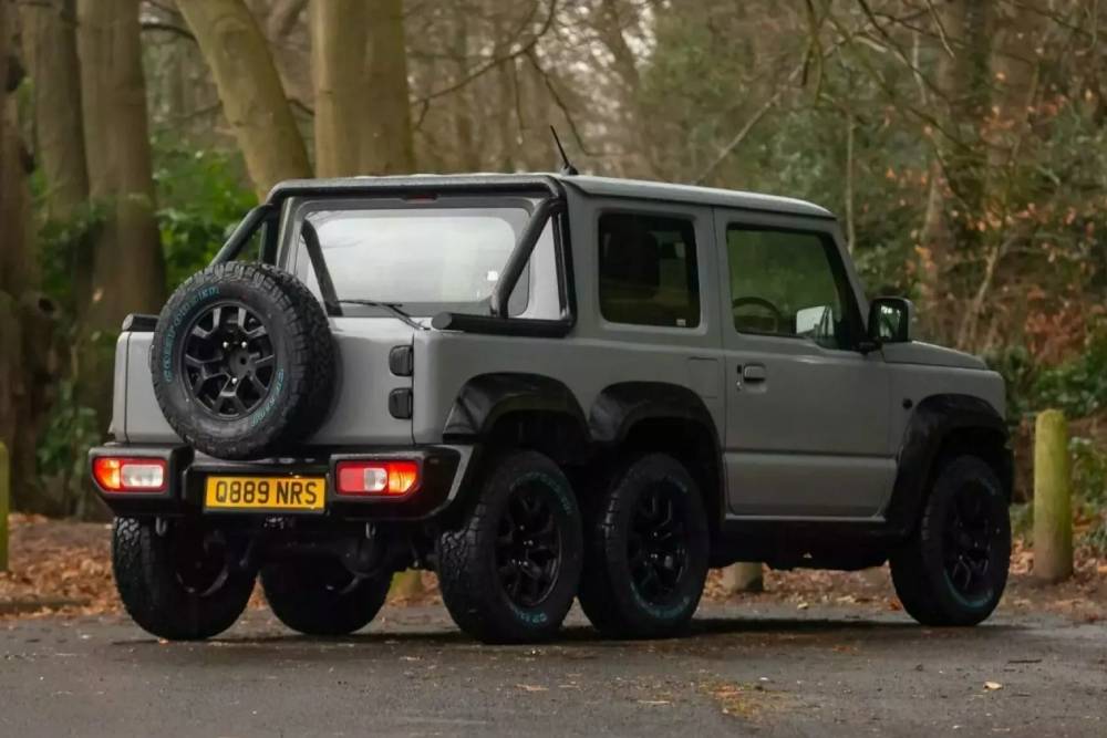«Αρματωμένο» εξάτροχο Suzuki Jimny