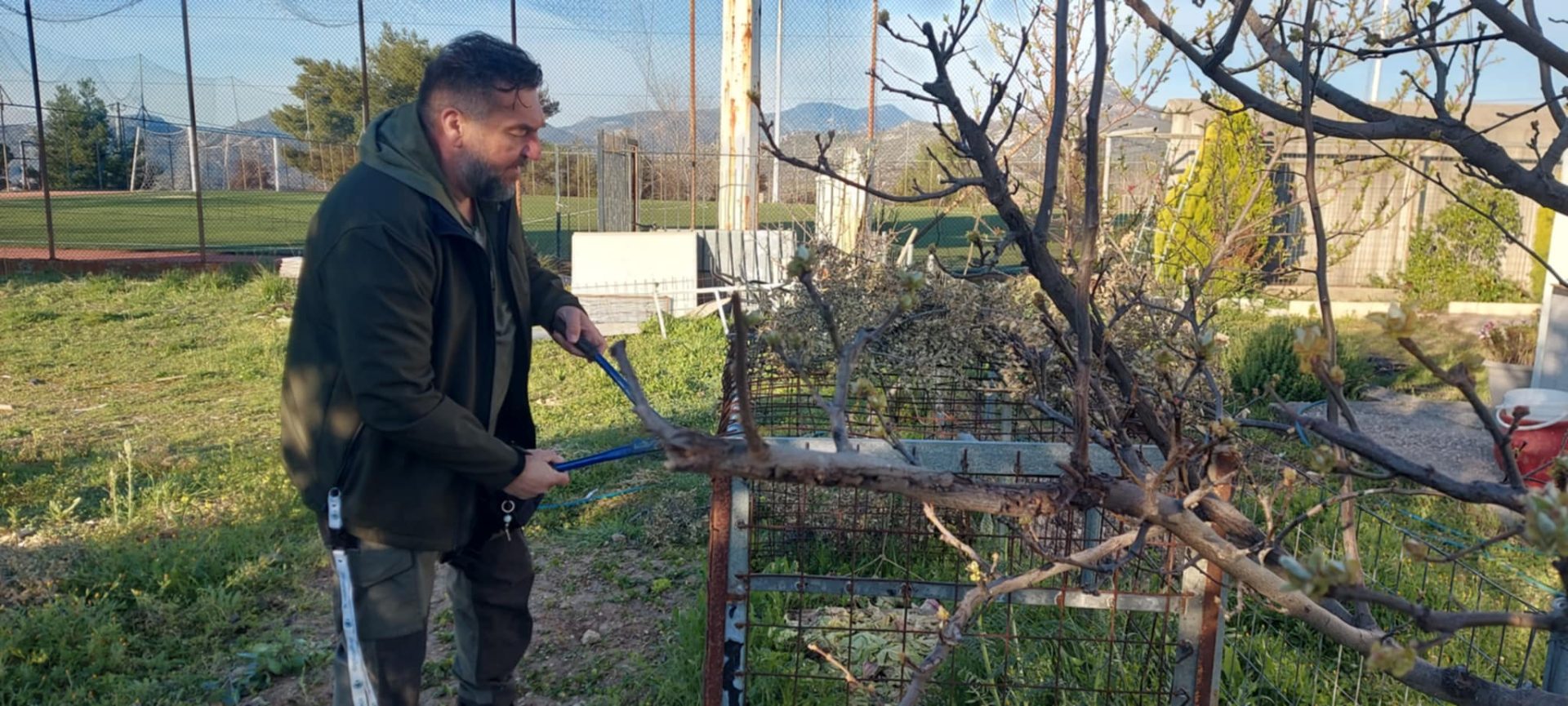 Είχε στήσει παγίδα για αγριόχοιρους σε γήπεδο ποδοσφαίρου