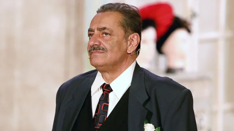 Συνελήφθη ο Αντώνης Καφετζόπουλος για κατοχή όπλων κρότου -«Είναι ψεύτικα, τα είχα για το θέατρο»