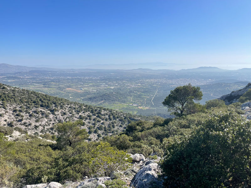 Καιρός 6/5/2025: Υψηλές θερμοκρασίες έως 30 βαθμούς και τοπικές βροχές