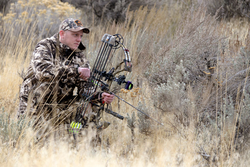 Η Γαλλία γιορτάζει 30 χρόνια κυνήγι με τόξο τη στιγμή που στην Ελλάδα δεν το συζητάμε