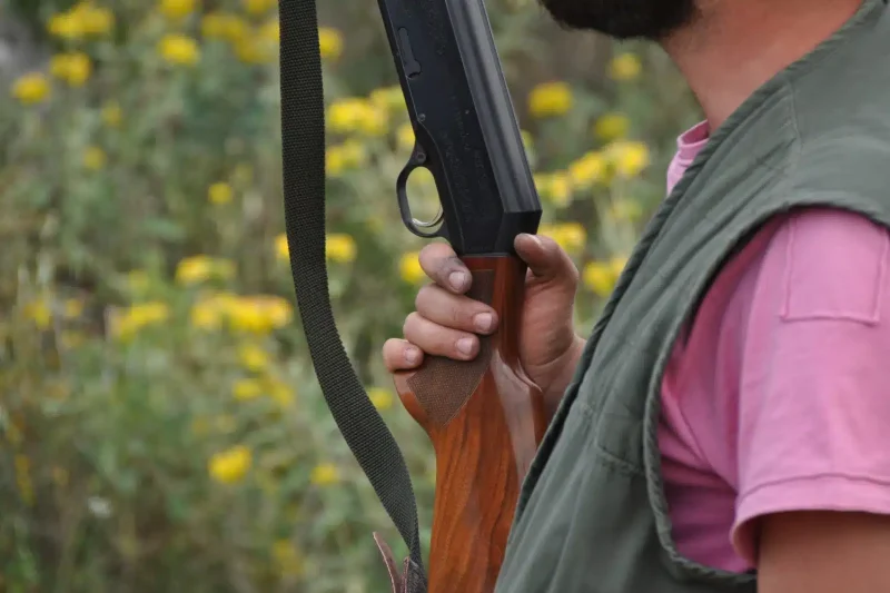 Στο «μικροσκόπιο» της ΕΛ.ΑΣ. οι αδήλωτες καραμπίνες – Περίπου 2.500 όπλα δεν έχουν άδεια